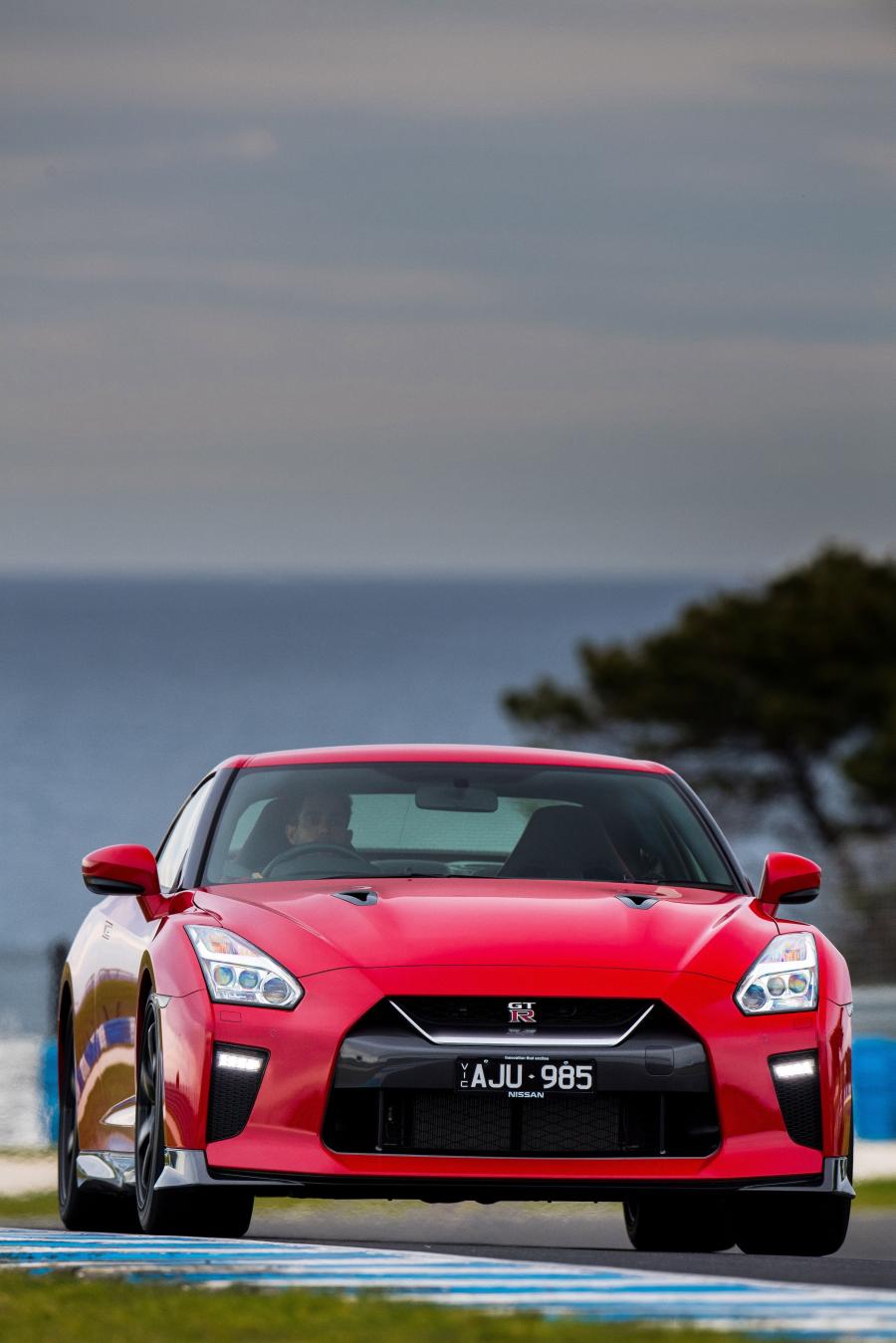  Nissan GT-R Track Edition 2016 года  (AU) (фото 12 из 13)